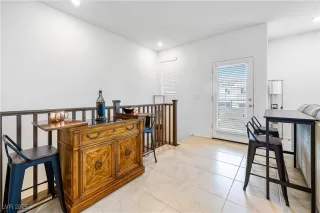 Photo #5: 2704529 Listing