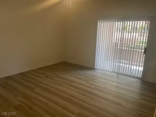 Photo #5: 2704531 Listing 