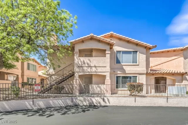 MLS: 2704564 Condo For Sale