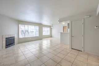 Photo #3: 2704564 Listing