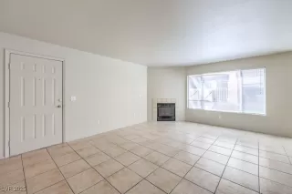 Photo #4: 2704564 Listing