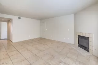 Photo #5: 2704564 Listing