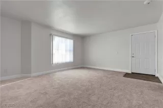 Photo #6: 2704573 Listing