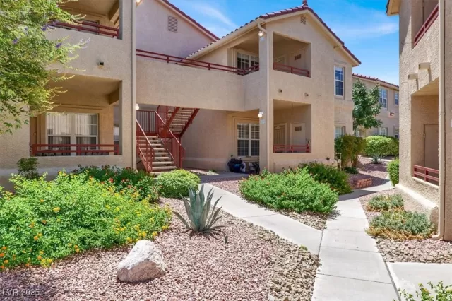 MLS: 2704581 Condo For Sale