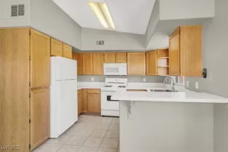 Photo #5: 2704581 Listing 