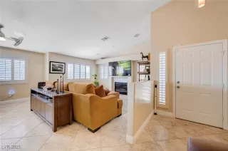 Photo #5: 2704585 Listing 