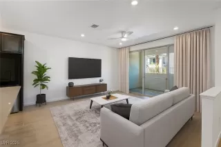 Photo #3: 2704591 Listing 