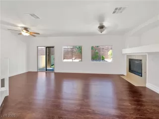 Photo #2: 2704601 Listing 