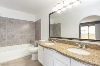 Photo #2: 2704603 Listing