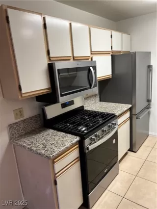 Photo #3: 2704663 Listing 