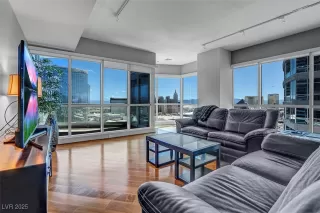 Photo #6: 2704682 Listing