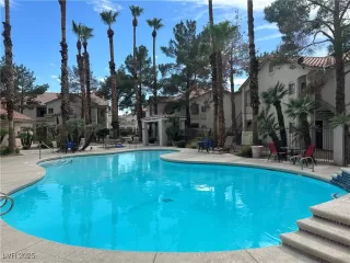 Photo #1: 2704722 Listing 