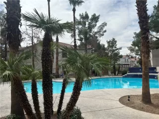 Photo #3: 2704722 Listing 