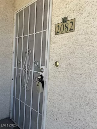 Photo #5: 2704722 Listing 