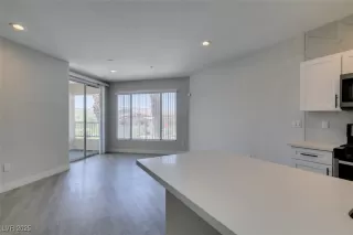 Photo #5: 2704725 Listing 