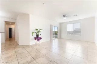 Photo #4: 2704733 Listing 