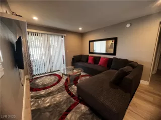 Photo #1: 2704745 Listing 