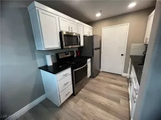 Photo #4: 2704745 Listing 