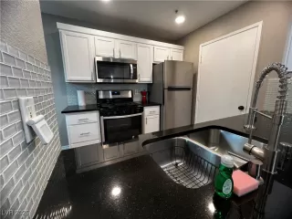 Photo #6: 2704745 Listing 