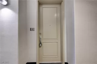 Photo #4: 2704777 Listing