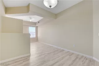 Photo #5: 2704777 Listing