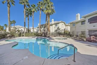 Photo #3: 2704796 Listing