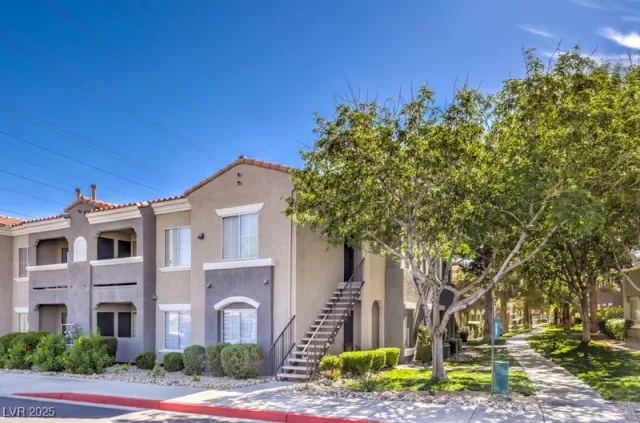 MLS: 2704805 Condo For Sale