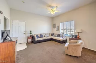 Photo #2: 2704805 Listing