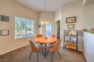 Photo #5: 2704805 Listing