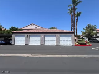 Photo #1: 2704836 Listing