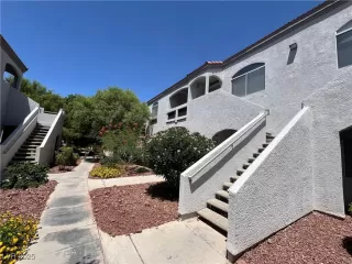 Photo #6: 2704836 Listing