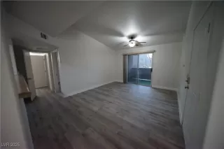 Photo #3: 2704839 Listing 