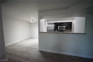 Photo #4: 2704839 Listing 