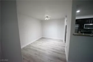 Photo #5: 2704839 Listing 