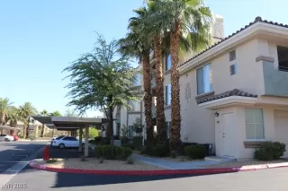 Photo #1: 2704842 Listing