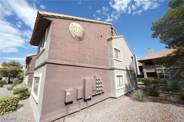 MLS: 2704845 Condo For Sale