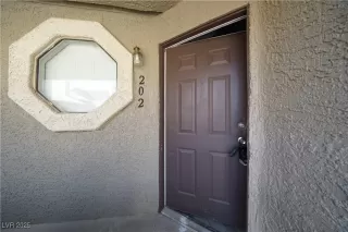 Photo #3: 2704845 Listing 