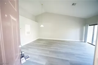 Photo #5: 2704845 Listing 