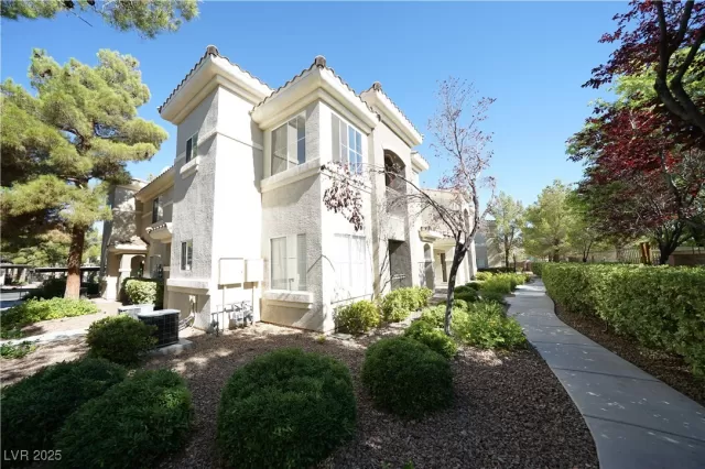 MLS: 2704849 Condo For Sale