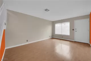 Photo #4: 2704859 Listing 