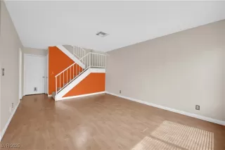 Photo #5: 2704859 Listing 