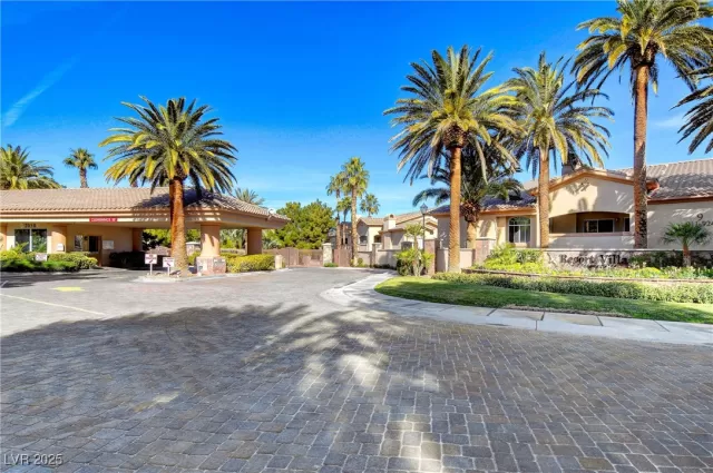 MLS: 2704861 Condo For Sale