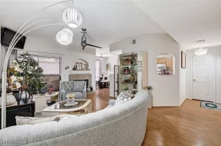 Photo #2: 2704861 Listing