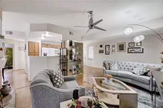 Photo #3: 2704861 Listing