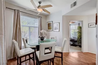 Photo #5: 2704861 Listing