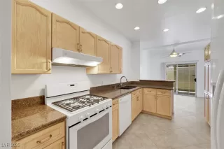 Photo #5: 2704869 Listing 