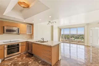 Photo #1: 2704870 Listing 