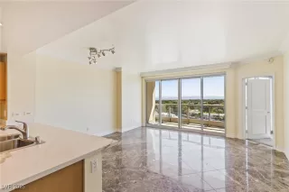 Photo #3: 2704870 Listing 