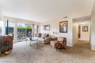 Photo #5: 2704873 Listing 