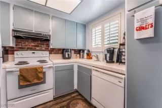 Photo #2: 2704880 Listing